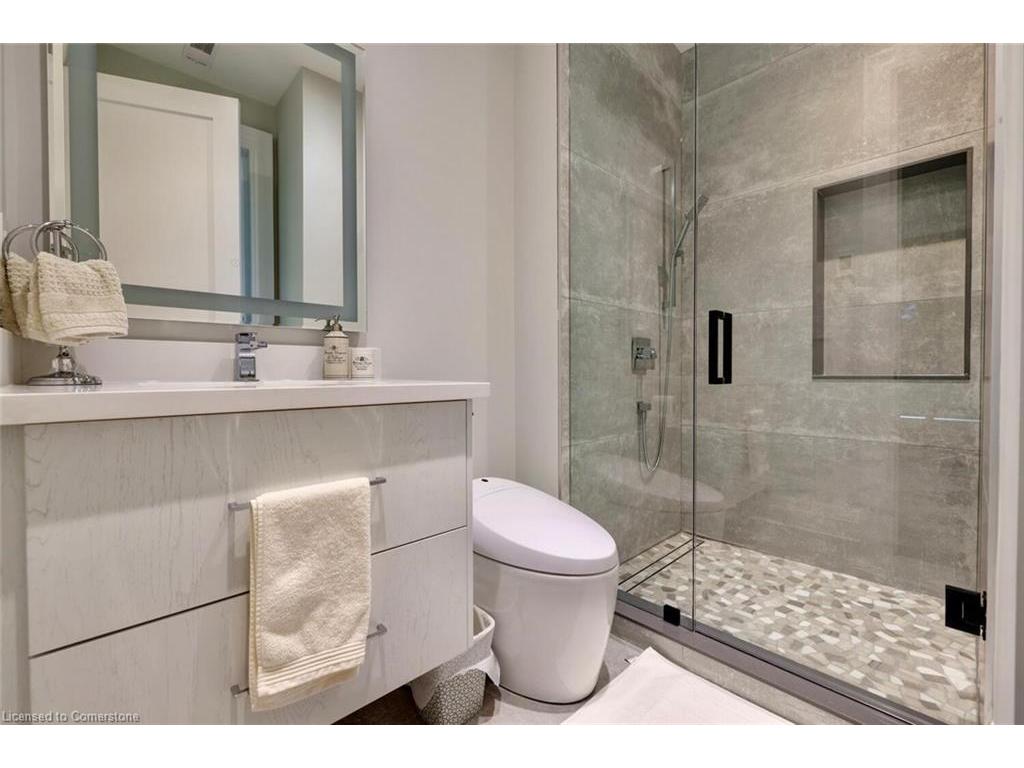 









533


Carson

Lane,
Oakville,




ON
L6J 6M3

