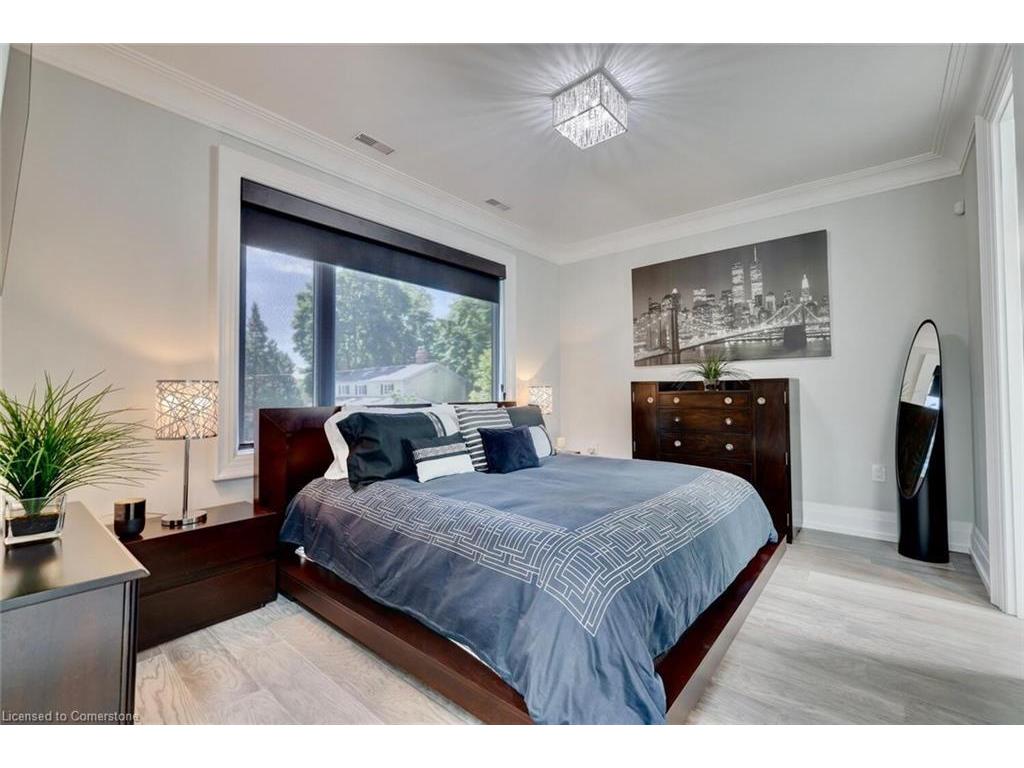 









533


Carson

Lane,
Oakville,




ON
L6J 6M3

