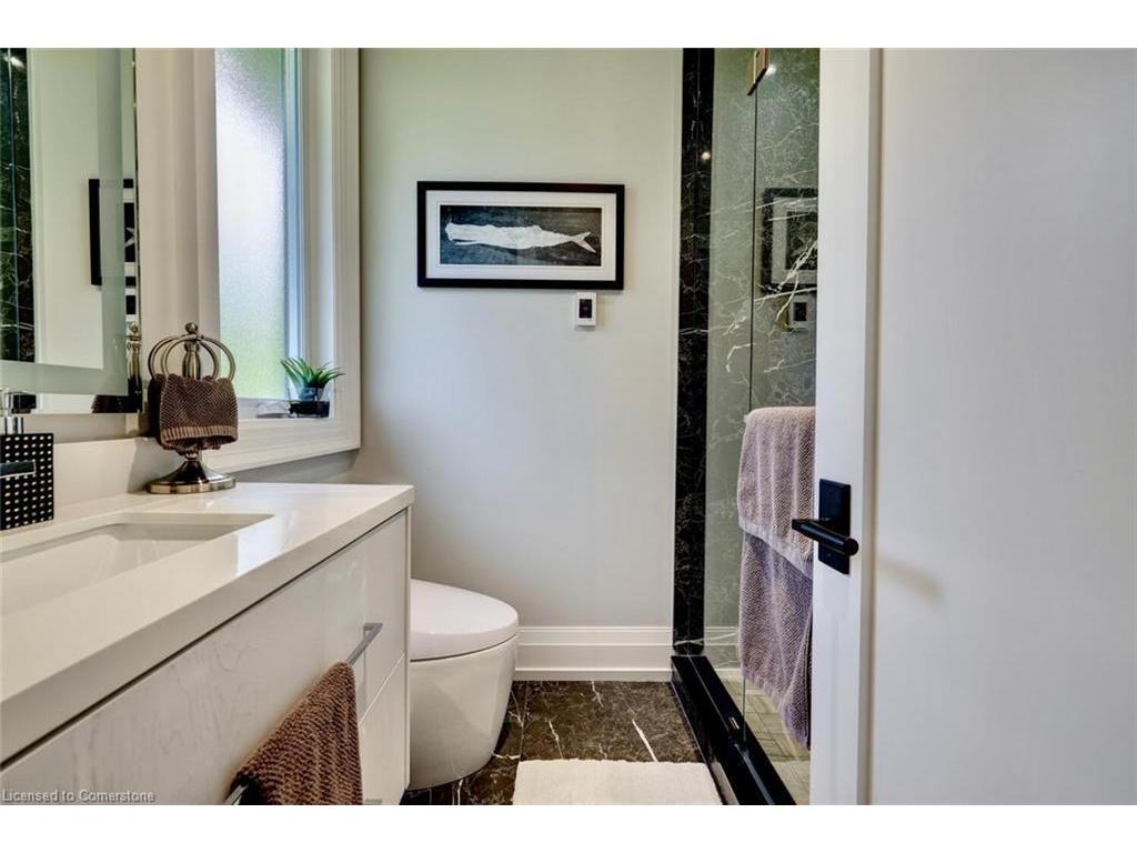 









533


Carson

Lane,
Oakville,




ON
L6J 6M3


