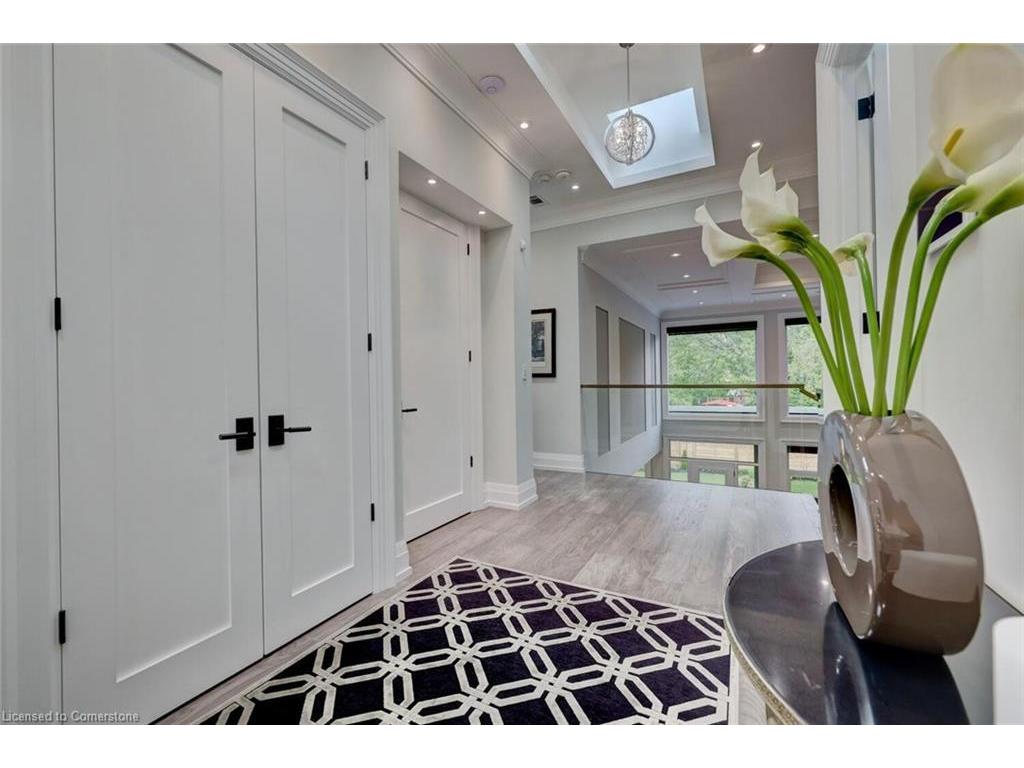 









533


Carson

Lane,
Oakville,




ON
L6J 6M3


