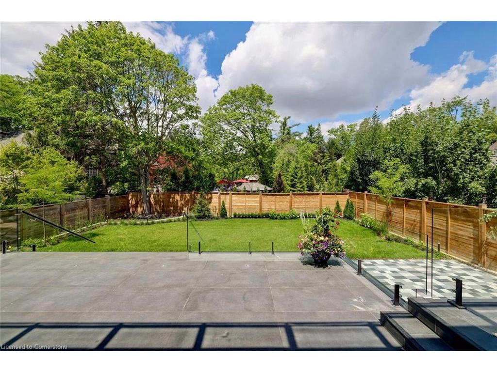 









533


Carson

Lane,
Oakville,




ON
L6J 6M3

