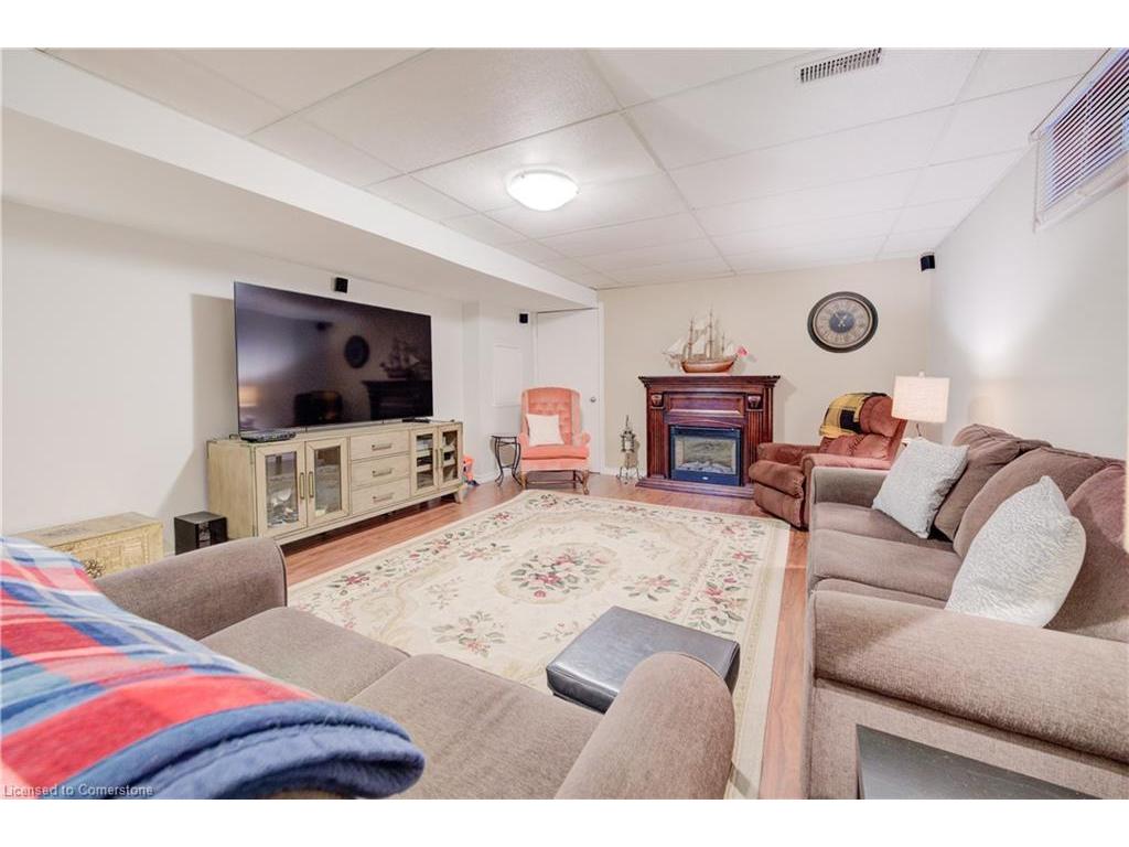 









59


Trieste

Place,
Hamilton,




ON
L9B 2C5

