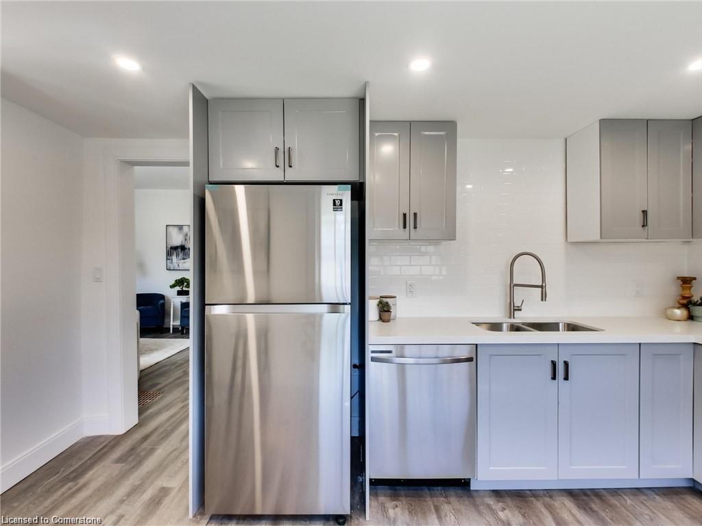 









54


Fairview

Avenue,
Hamilton,




ON
L8L 7B6

