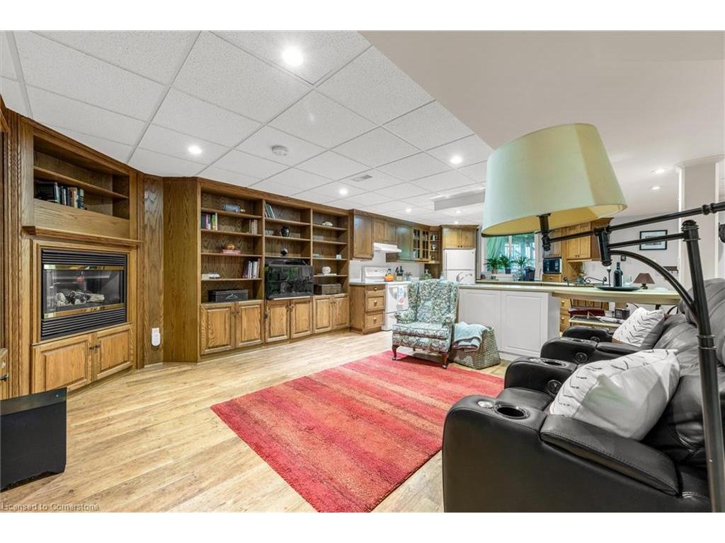 









29


Gaines

Avenue,
Dundas,




ON
L9H 7M4

