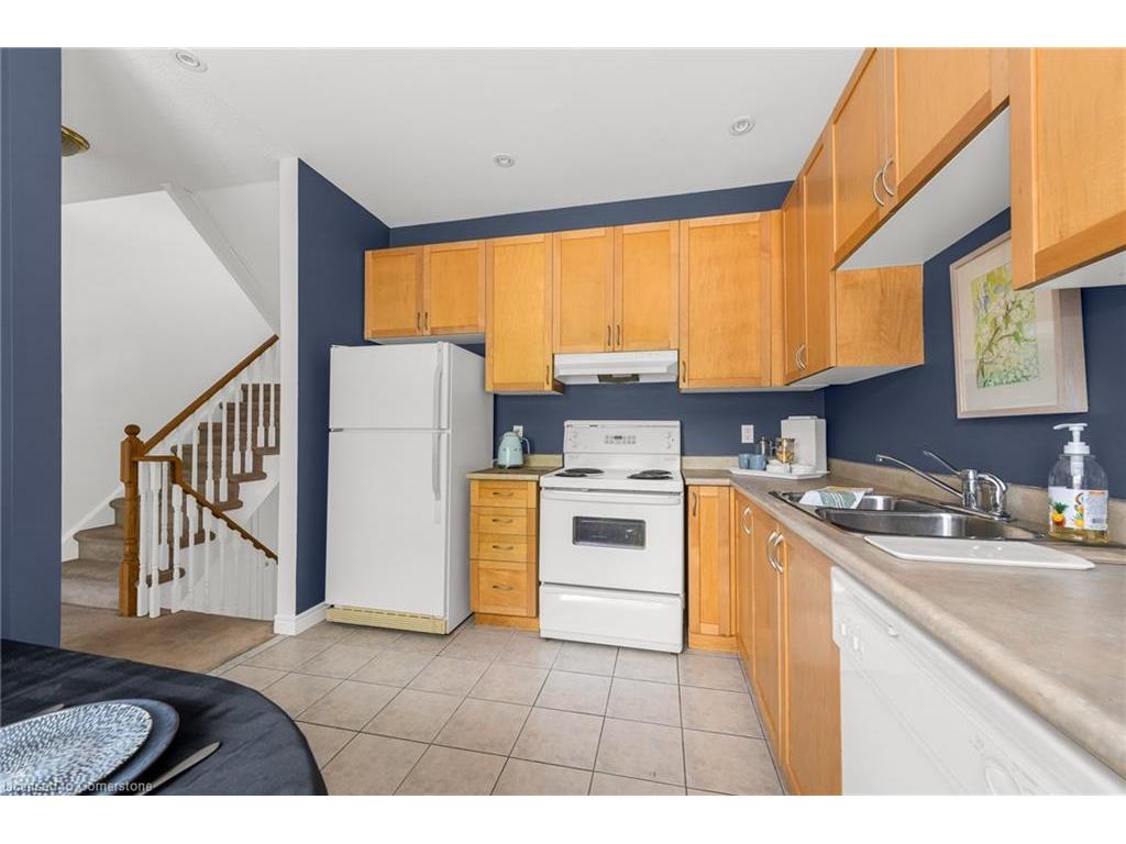 









100


Beddoe

Drive, 6,
Hamilton,




ON
L8P 4Z2

