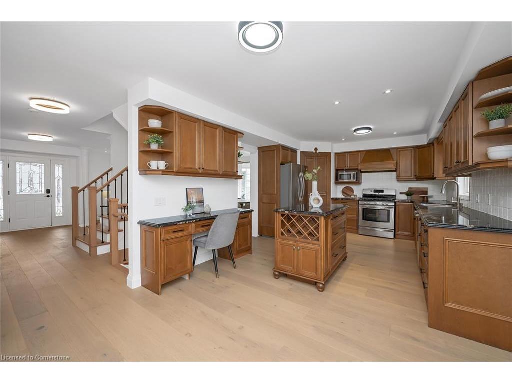 









11


Eric Burke

Court,
Hamilton,




ON
L9A 5J9

