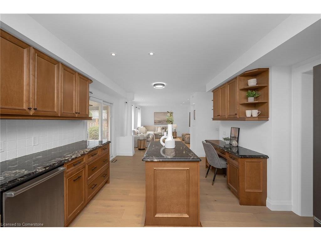 









11


Eric Burke

Court,
Hamilton,




ON
L9A 5J9

