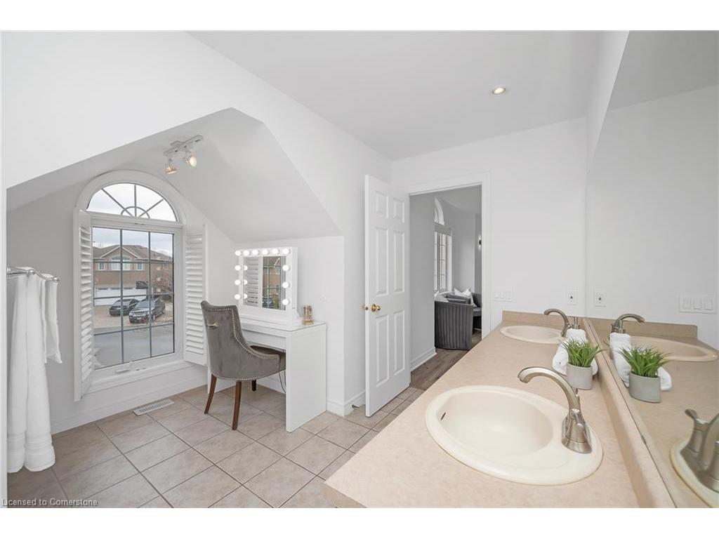









11


Eric Burke

Court,
Hamilton,




ON
L9A 5J9

