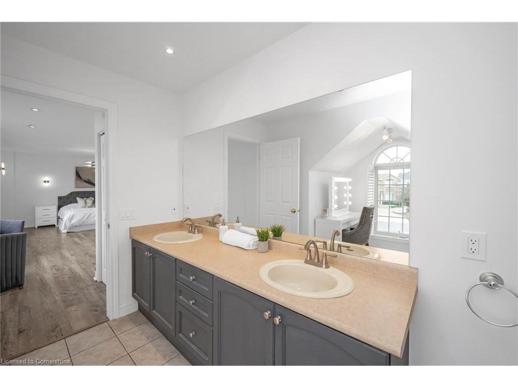 









11


Eric Burke

Court,
Hamilton,




ON
L9A 5J9


