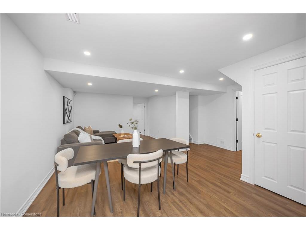 









11


Eric Burke

Court,
Hamilton,




ON
L9A 5J9

