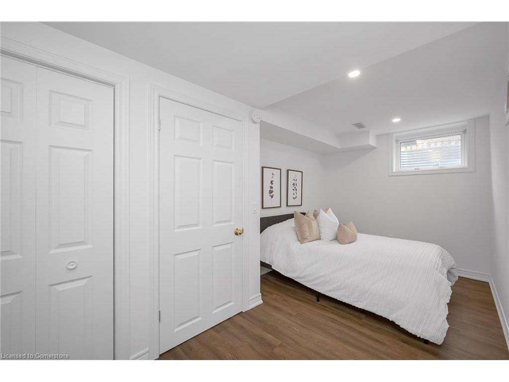 









11


Eric Burke

Court,
Hamilton,




ON
L9A 5J9

