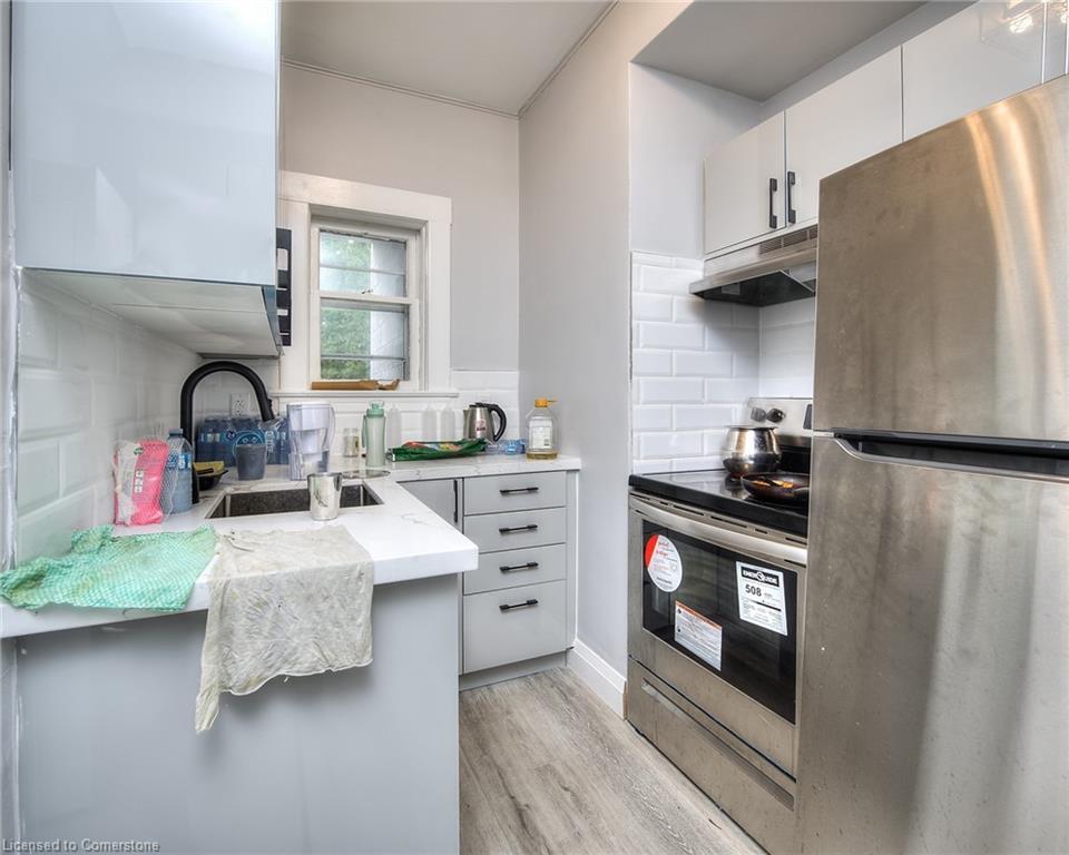 









19


Clarence

Place,
Kitchener,




ON
N2H 2L1

