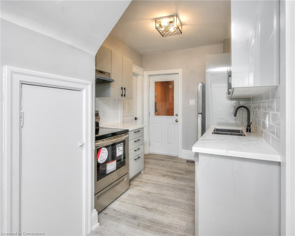 









19


Clarence

Place,
Kitchener,




ON
N2H 2L1

