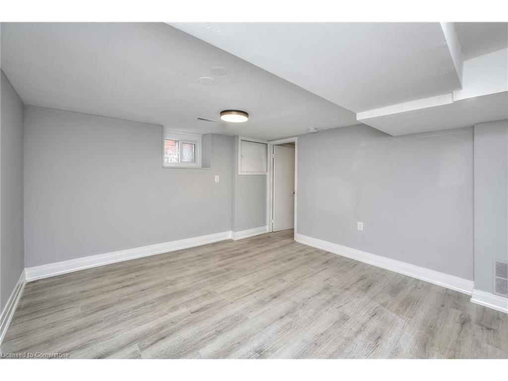 









19


Clarence

Place,
Kitchener,




ON
N2H 2L1

