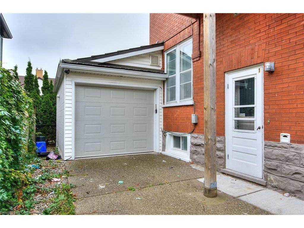 









19


Clarence

Place,
Kitchener,




ON
N2H 2L1

