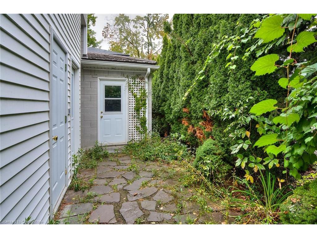 









19


Clarence

Place,
Kitchener,




ON
N2H 2L1

