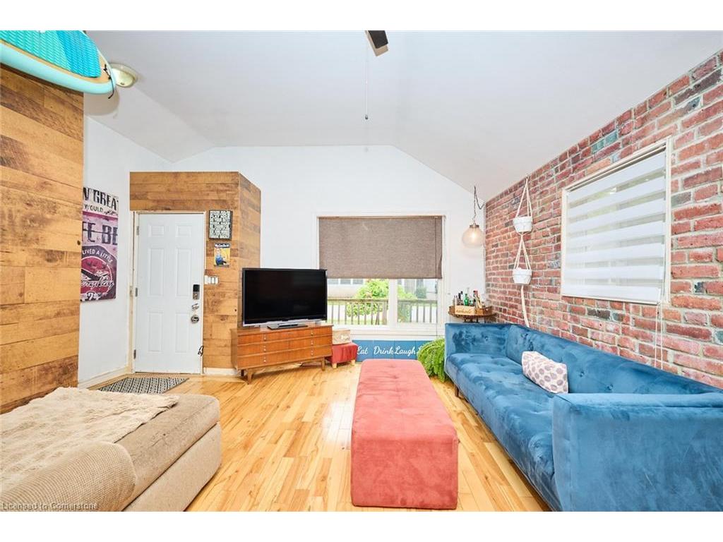 









14


Betts

Avenue,
Grimsby,




ON
L3M 2S8

