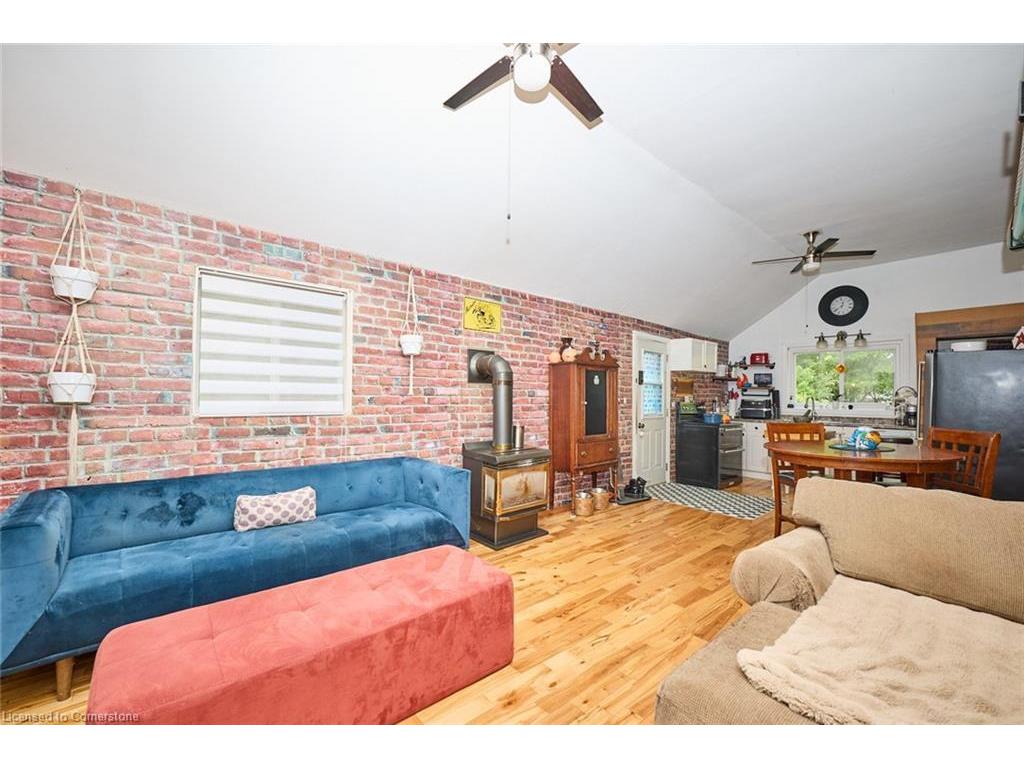 









14


Betts

Avenue,
Grimsby,




ON
L3M 2S8

