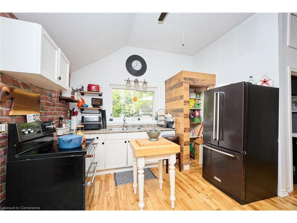 









14


Betts

Avenue,
Grimsby,




ON
L3M 2S8

