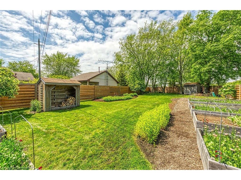 









39


Blue Water

Parkway,
Selkirk,




ON
N0A 1P0

