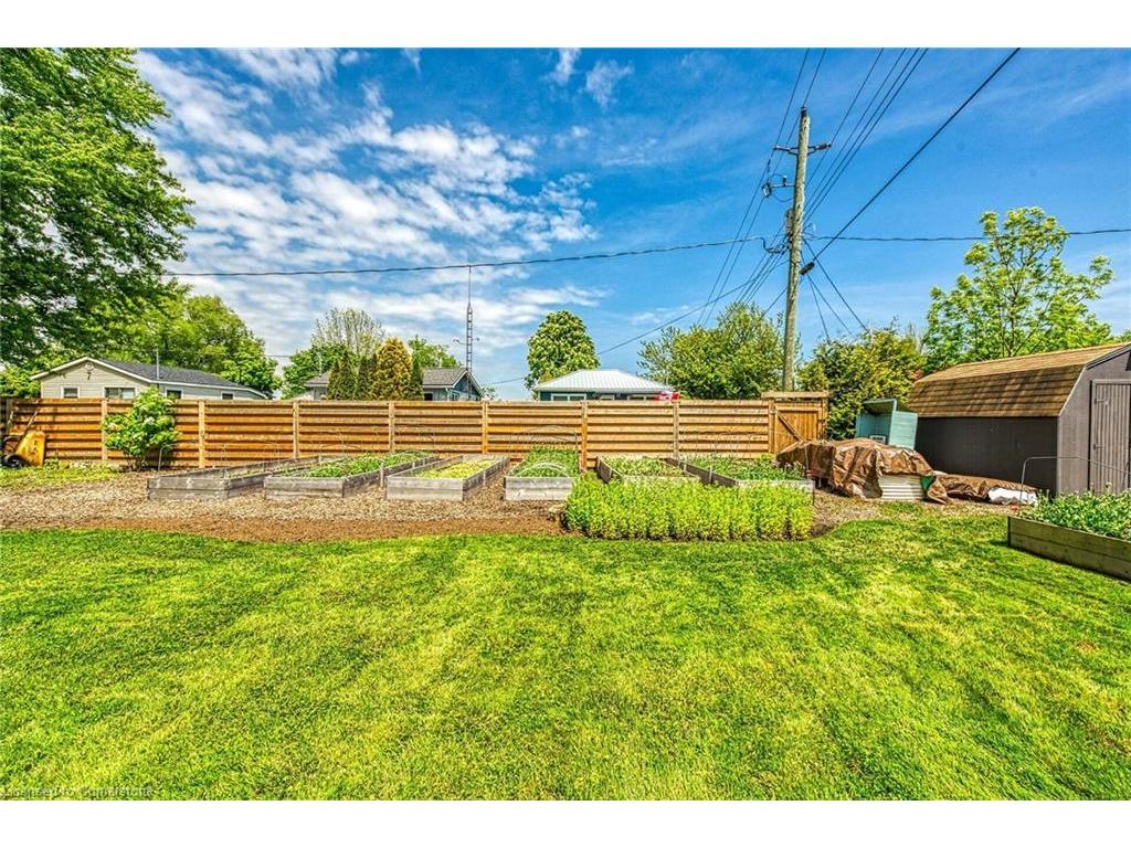 









39


Blue Water

Parkway,
Selkirk,




ON
N0A 1P0

