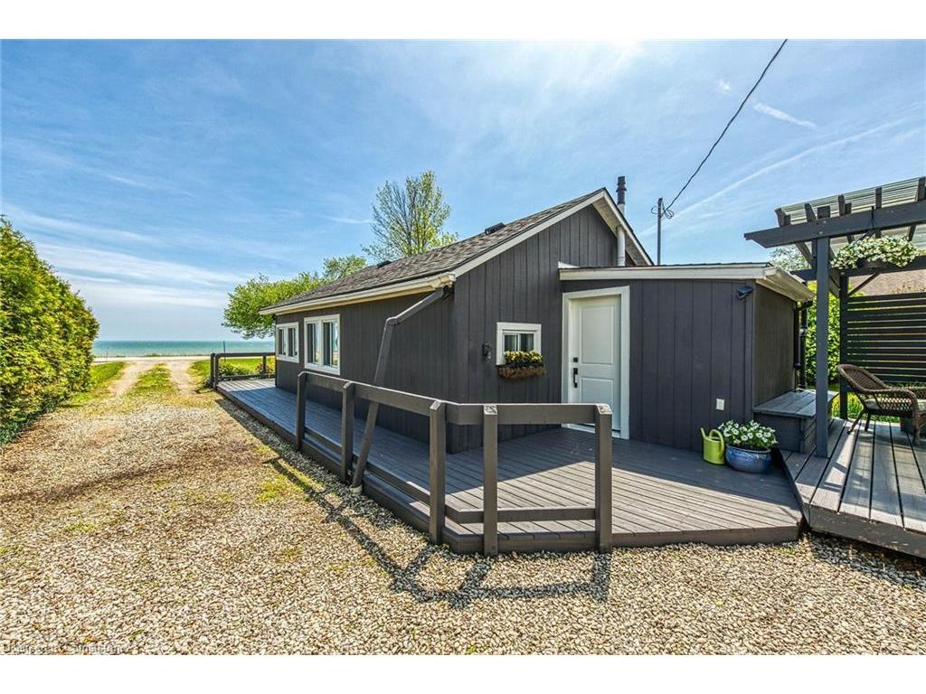 









39


Blue Water

Parkway,
Selkirk,




ON
N0A 1P0

