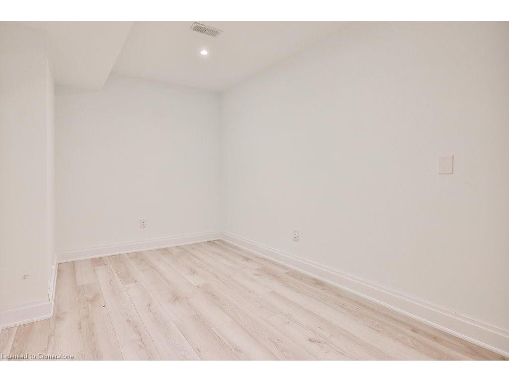 









1663


Vellore

Crescent,
Mississauga,




ON
L5G 0C3

