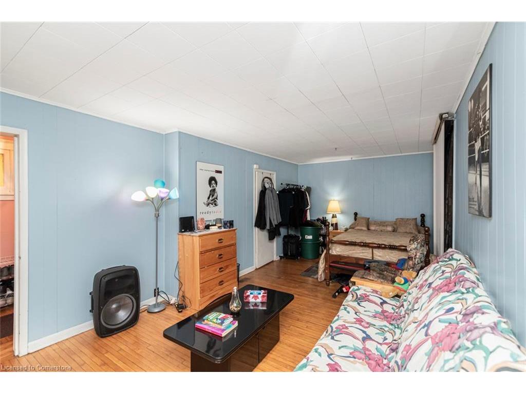 









44


Arthur

Avenue North,
Hamilton,




ON
L8L 6C5

