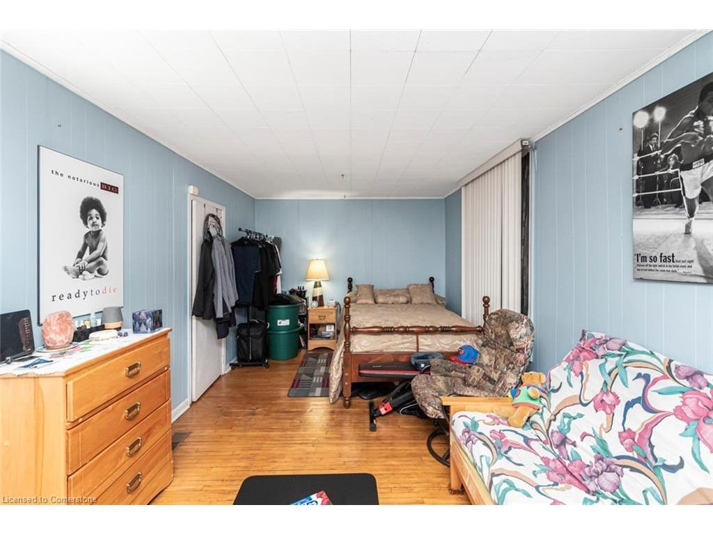 









44


Arthur

Avenue North,
Hamilton,




ON
L8L 6C5

