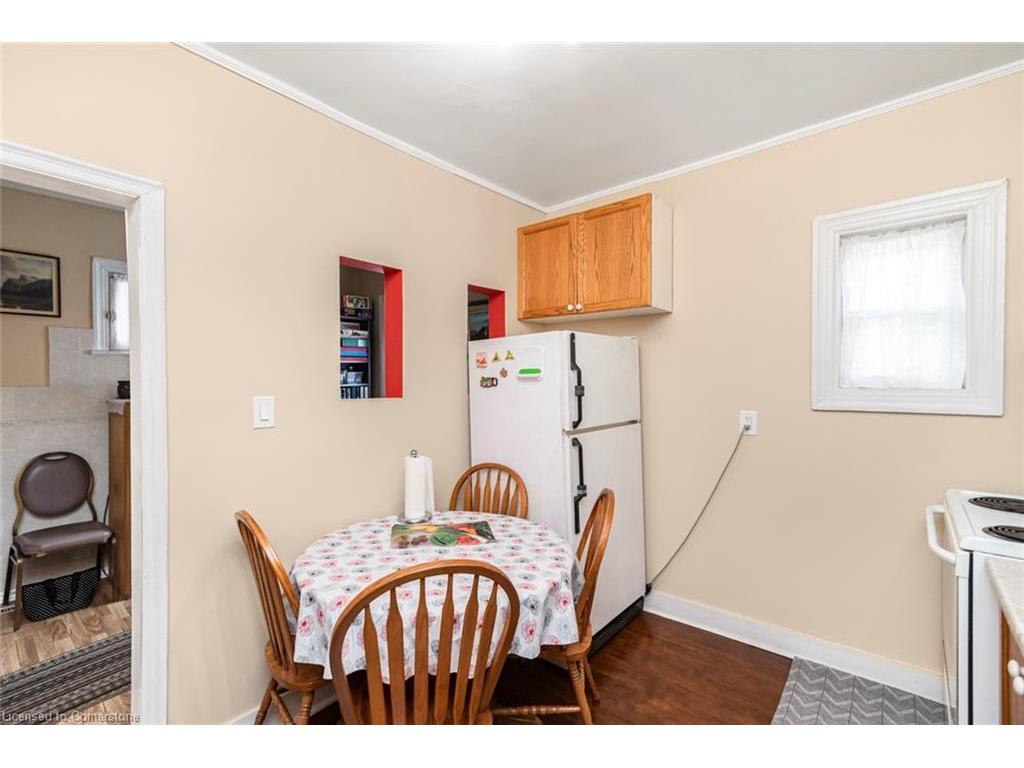 









44


Arthur

Avenue North,
Hamilton,




ON
L8L 6C5

