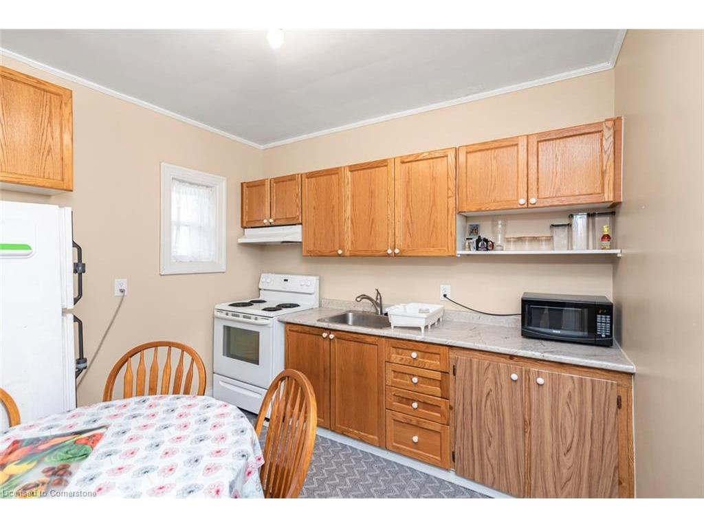 









44


Arthur

Avenue North,
Hamilton,




ON
L8L 6C5

