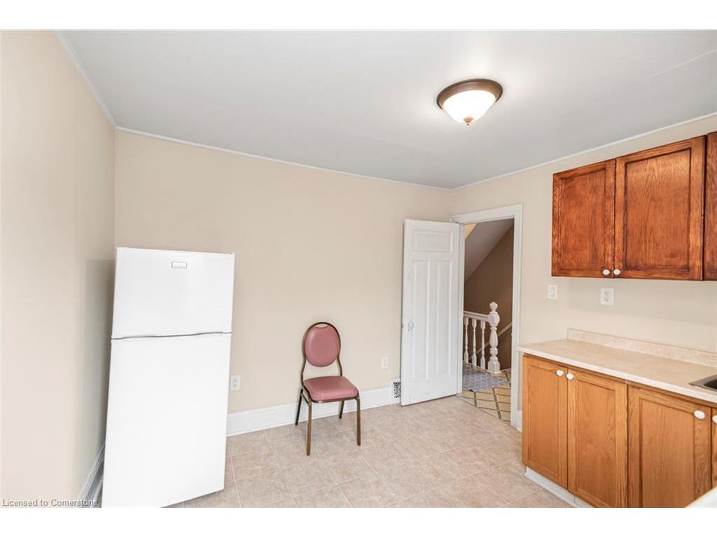 









44


Arthur

Avenue North,
Hamilton,




ON
L8L 6C5

