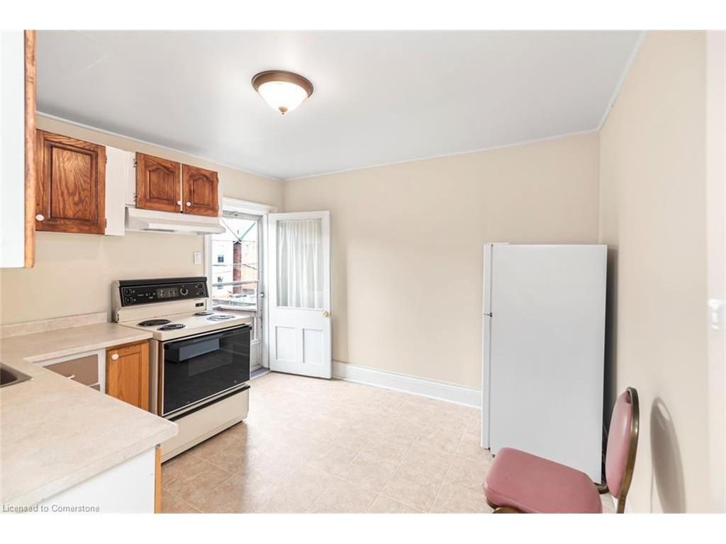 









44


Arthur

Avenue North,
Hamilton,




ON
L8L 6C5

