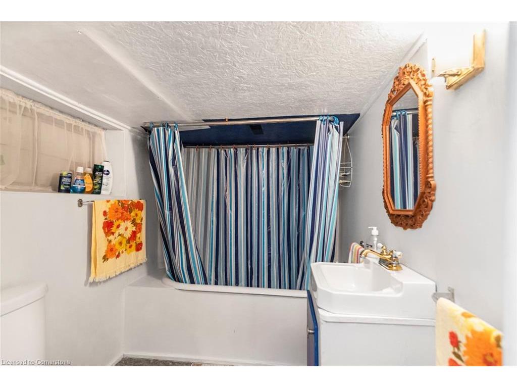 









44


Arthur

Avenue North,
Hamilton,




ON
L8L 6C5

