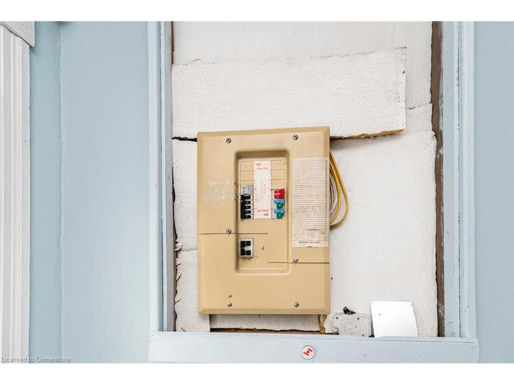 









44


Arthur

Avenue North,
Hamilton,




ON
L8L 6C5

