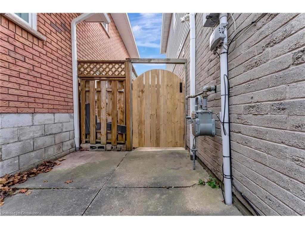 









144


Ravenbury

Drive, Upper,
Hamilton,




ON
L8W 2B5

