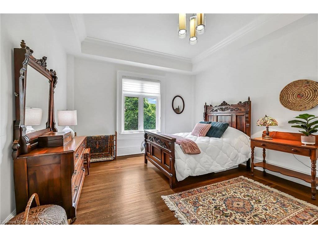 









86


Herkimer

Street, PH41,
Hamilton,




ON
L8P 2G7

