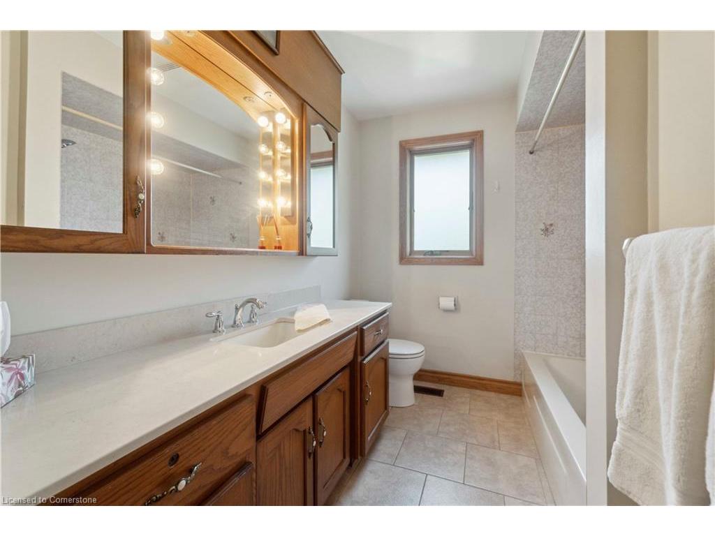 









5329


King

Street,
Lincoln,




ON
L0R 1B0

