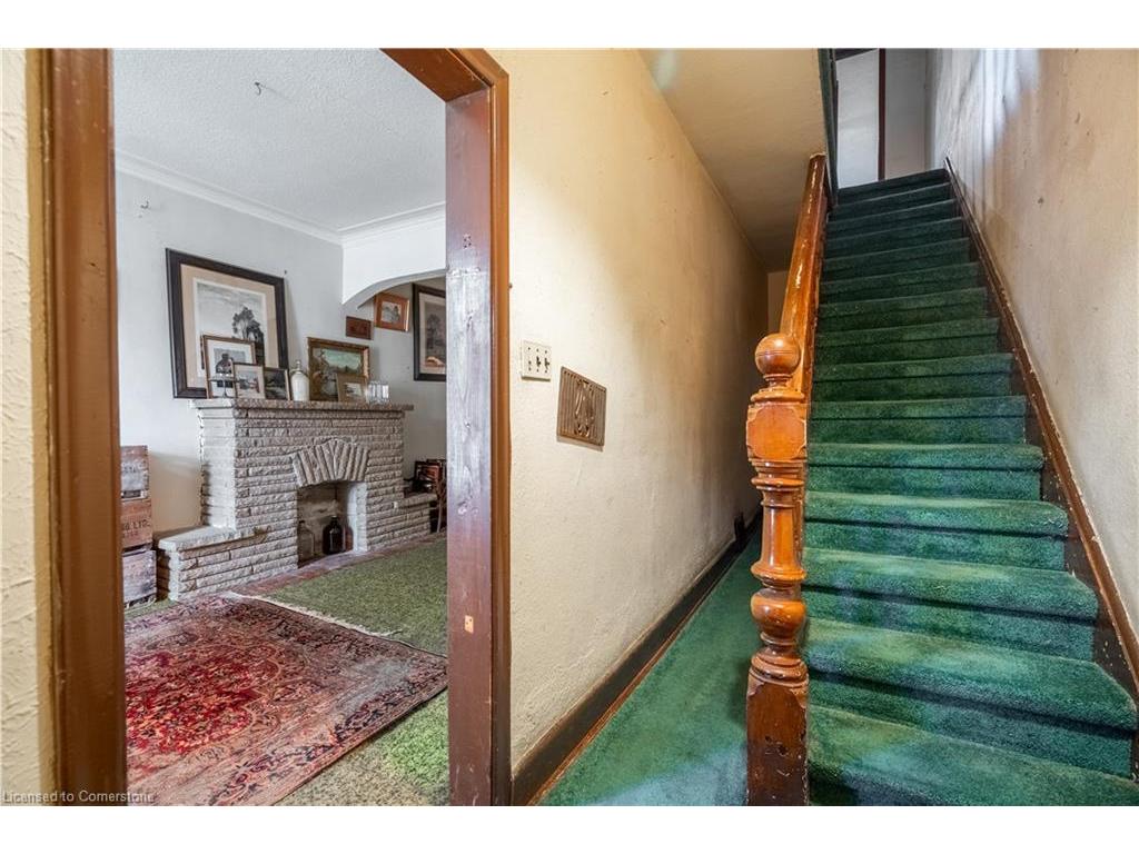 









18


Scarlett

Road,
Toronto,




ON
M6N 4K1

