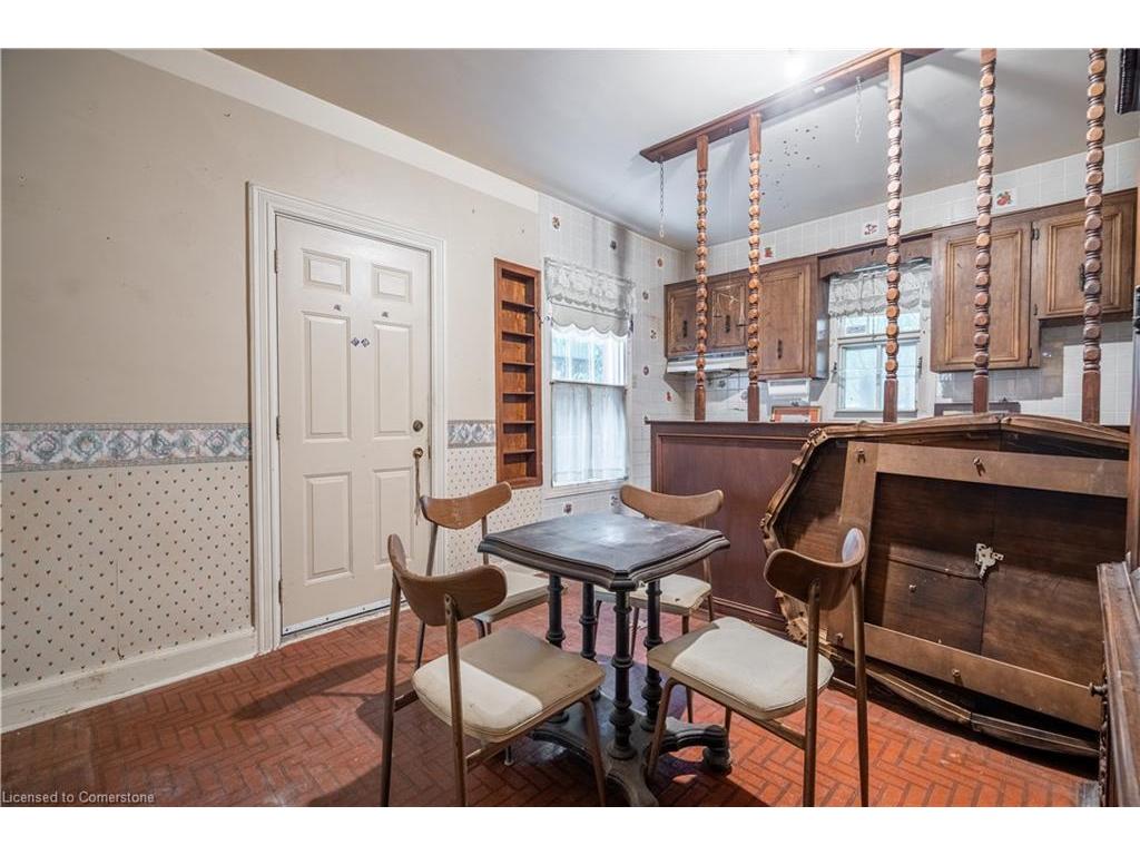 









18


Scarlett

Road,
Toronto,




ON
M6N 4K1

