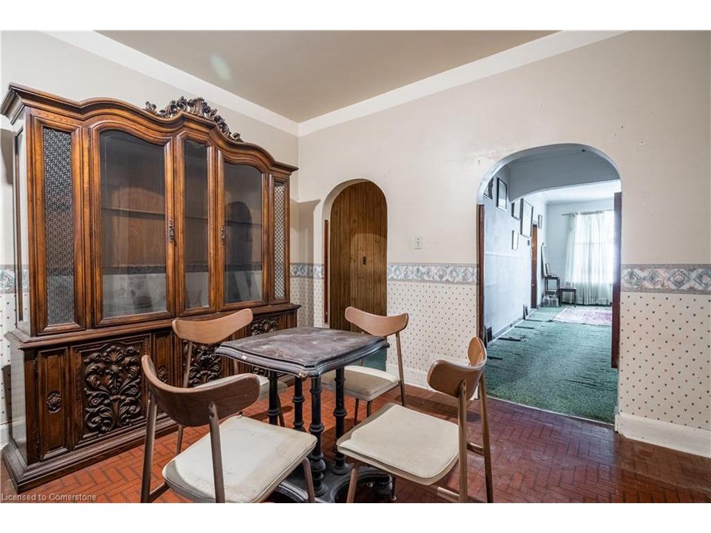 









18


Scarlett

Road,
Toronto,




ON
M6N 4K1

