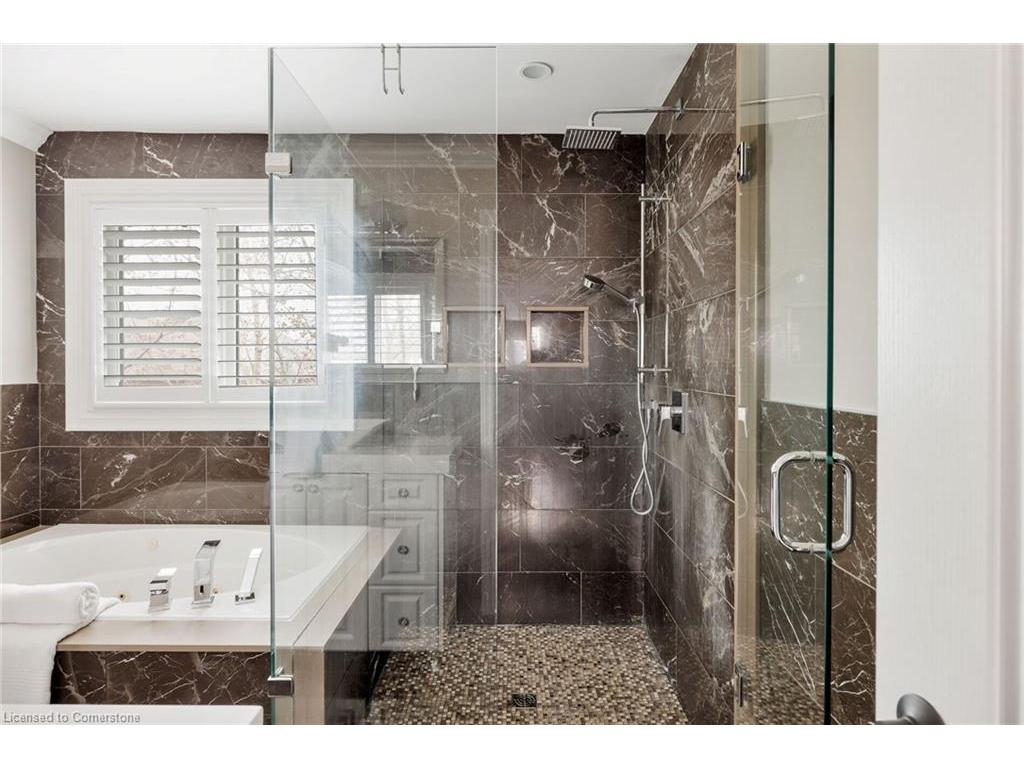 









2225


Glazebrook

Circle,
Oakville,




ON
L6M 5B5

