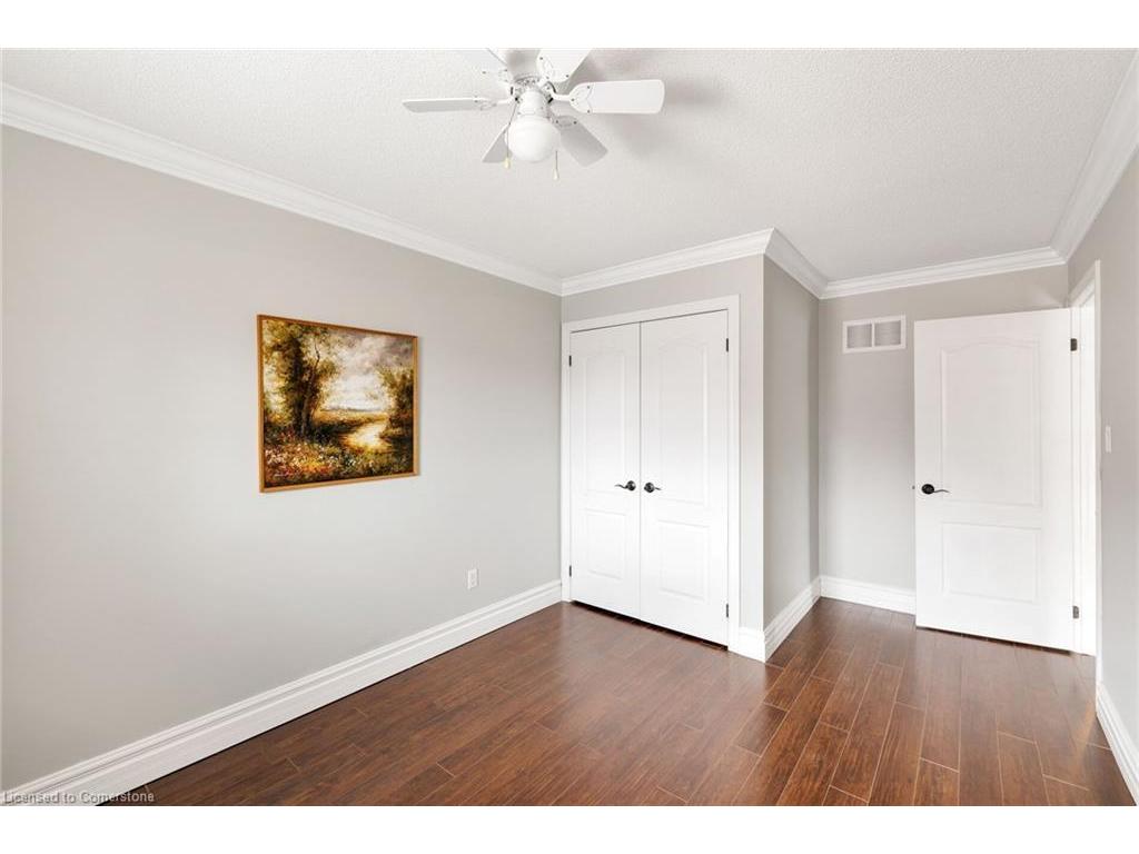 









2225


Glazebrook

Circle,
Oakville,




ON
L6M 5B5

