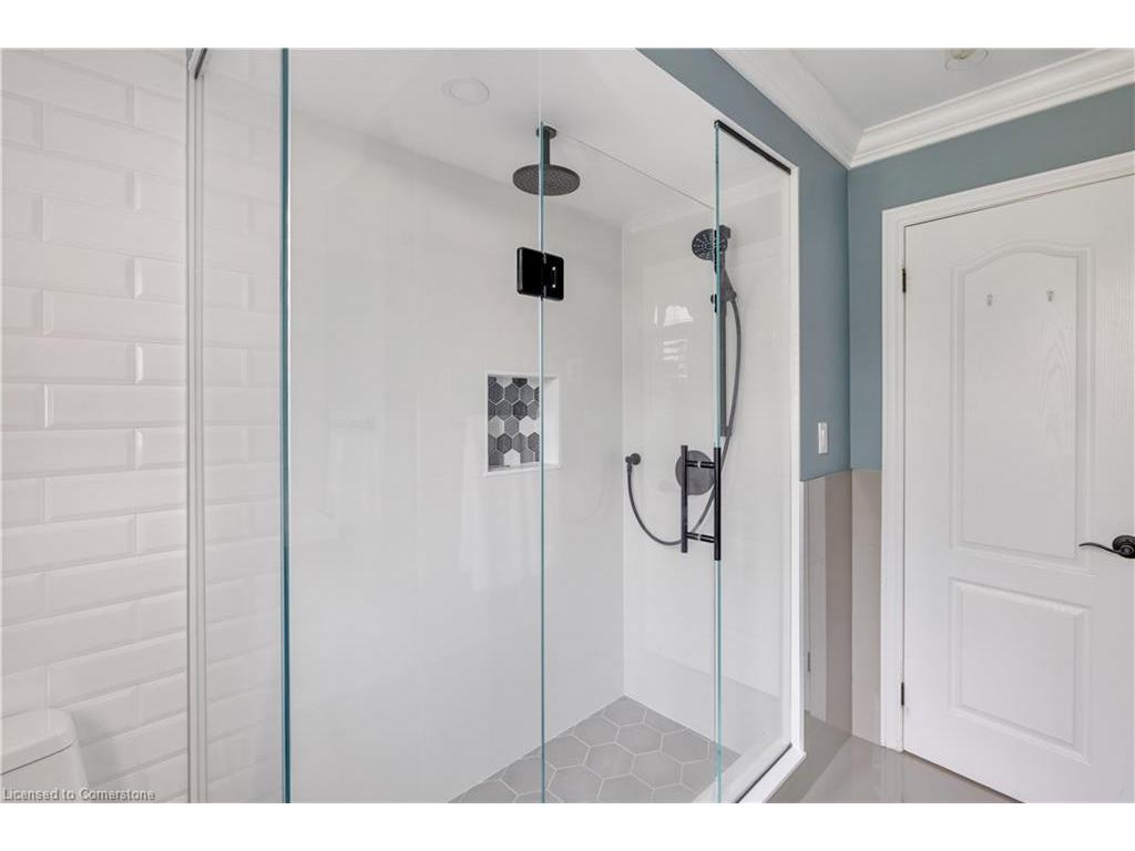 









2225


Glazebrook

Circle,
Oakville,




ON
L6M 5B5

