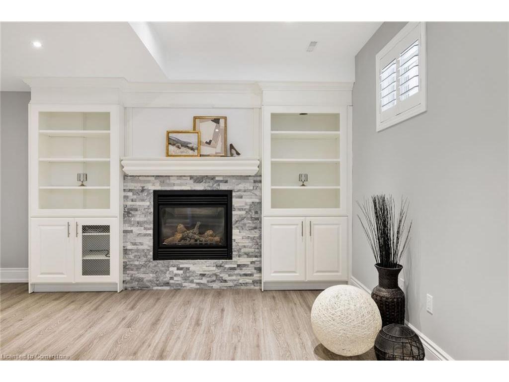 









2225


Glazebrook

Circle,
Oakville,




ON
L6M 5B5

