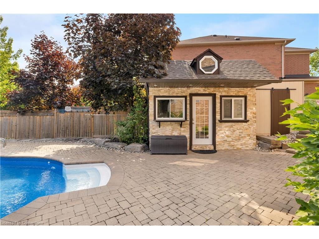 









2225


Glazebrook

Circle,
Oakville,




ON
L6M 5B5

