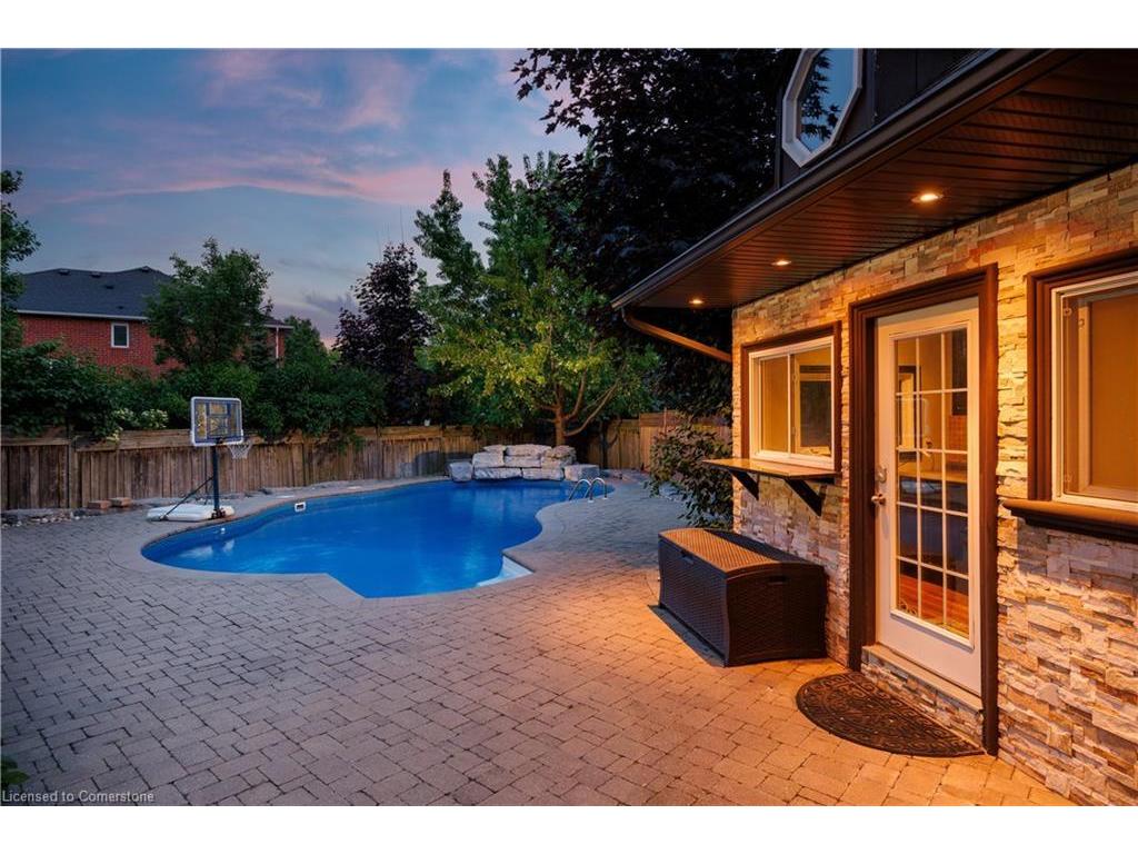 









2225


Glazebrook

Circle,
Oakville,




ON
L6M 5B5

