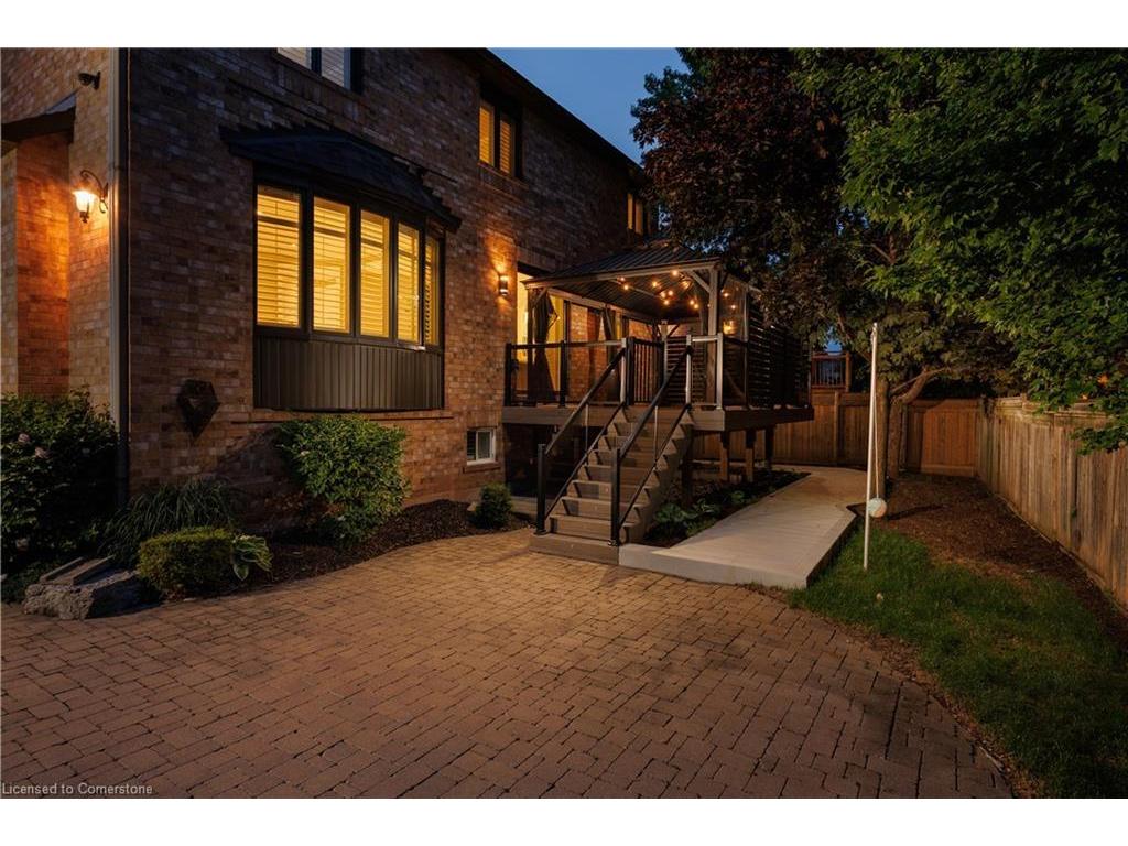 









2225


Glazebrook

Circle,
Oakville,




ON
L6M 5B5

