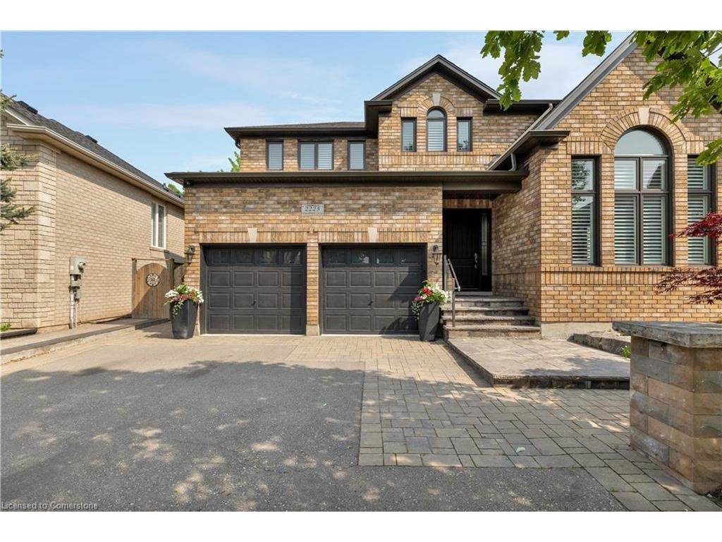 









2225


Glazebrook

Circle,
Oakville,




ON
L6M 5B5

