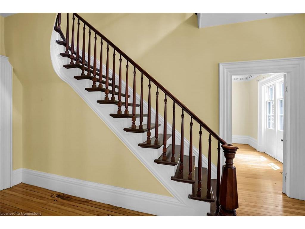 









262


Main

Street West,
Grimsby,




ON
L3M 1S4

